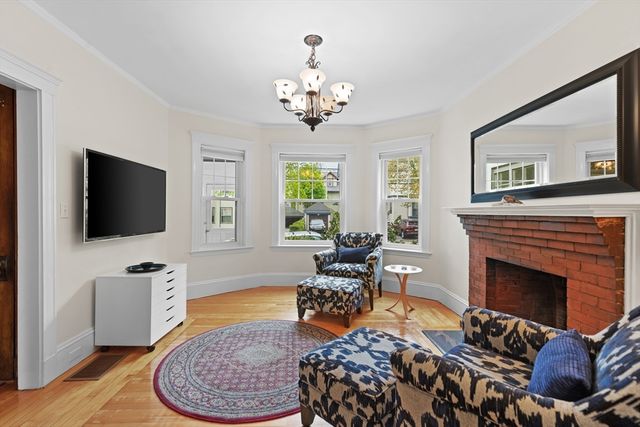 12 Spruce St 12, Watertown, MA 02472