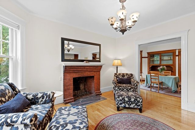 12 Spruce St 12, Watertown, MA 02472