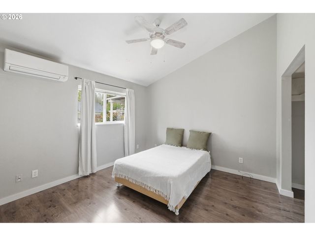 845 25TH Pl, Springfield, OR 97477