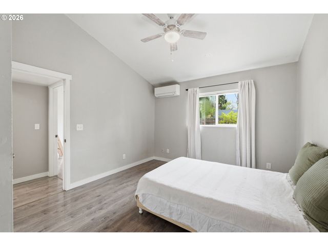 845 25TH Pl, Springfield, OR 97477