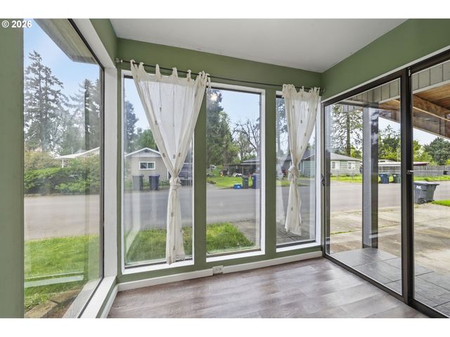 845 25TH Pl, Springfield, OR 97477