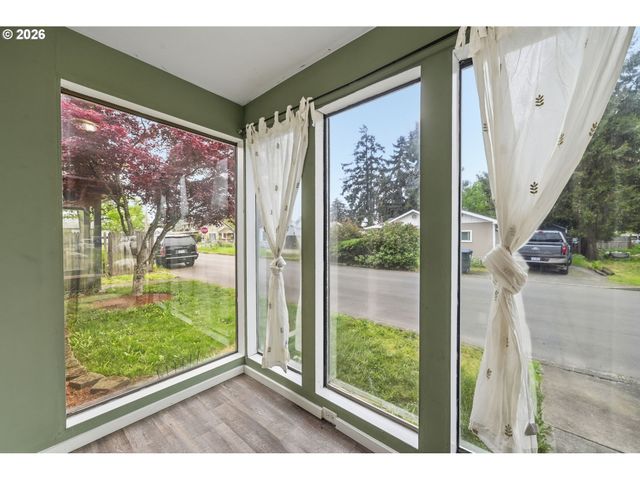 845 25TH Pl, Springfield, OR 97477