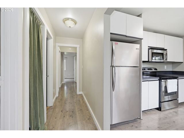 845 25TH Pl, Springfield, OR 97477