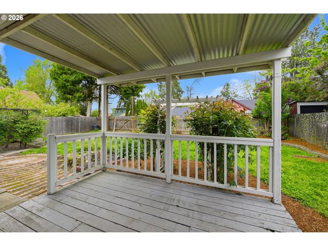 845 25TH Pl, Springfield, OR 97477