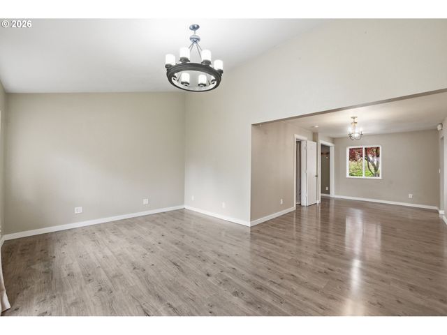 845 25TH Pl, Springfield, OR 97477