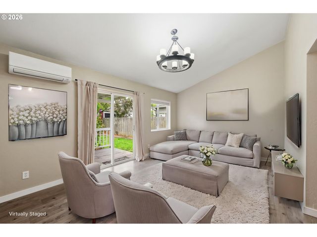 845 25TH Pl, Springfield, OR 97477