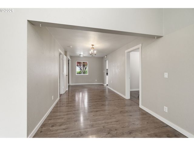 845 25TH Pl, Springfield, OR 97477