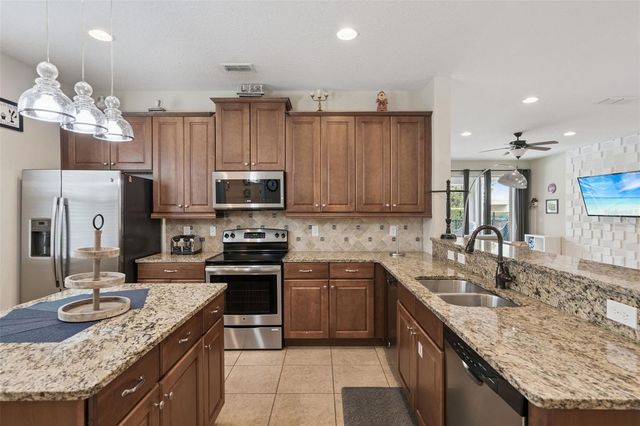 7605 BROOKHURST LANE, Kissimmee, FL 34747