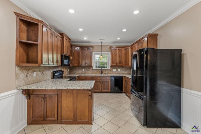 123 Highland Point Drive, Kathleen, GA 31047