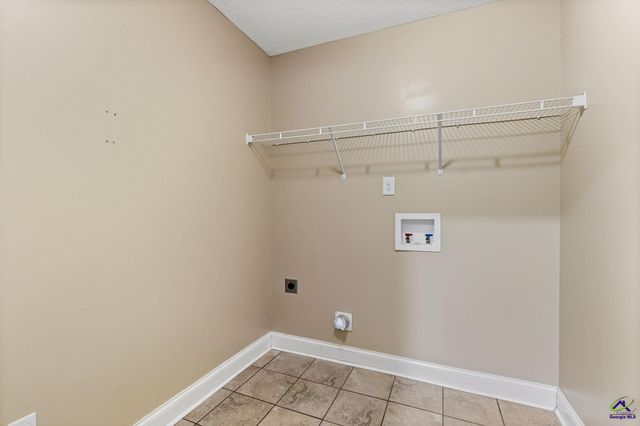 123 Highland Point Drive, Kathleen, GA 31047