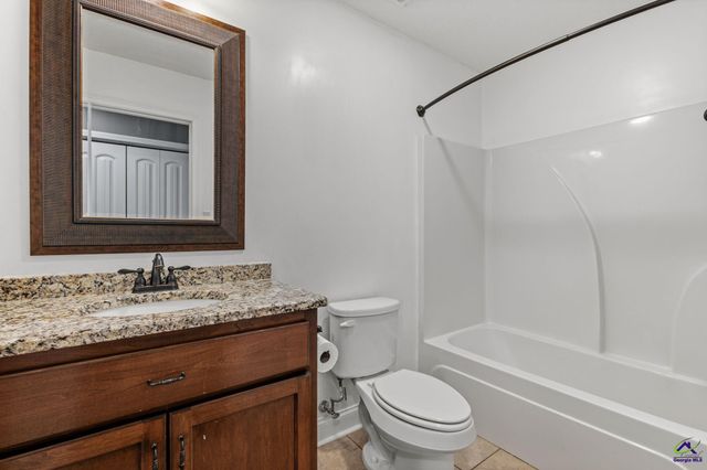 123 Highland Point Drive, Kathleen, GA 31047
