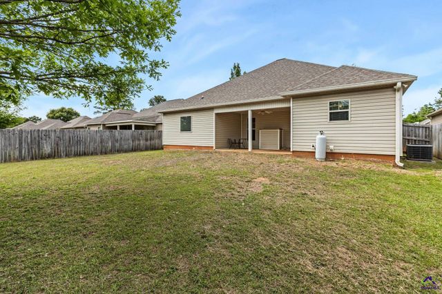 123 Highland Point Drive, Kathleen, GA 31047