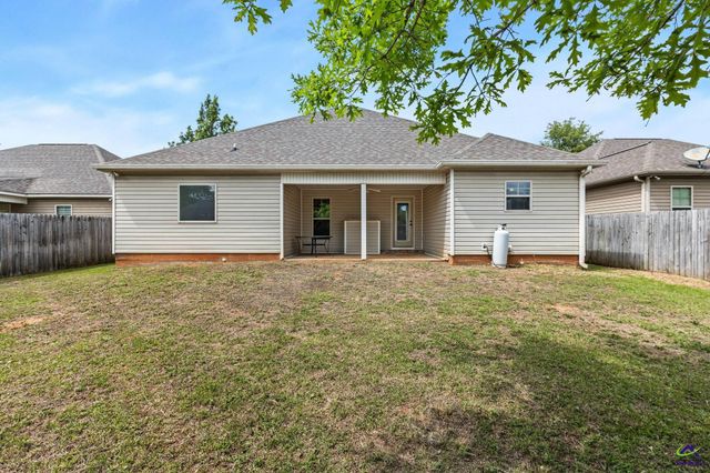 123 Highland Point Drive, Kathleen, GA 31047