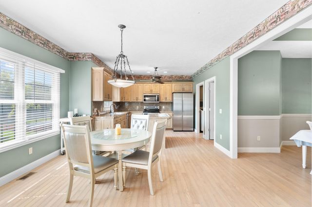 5072 E Hedgerow Drive, Springfield, MO 65802