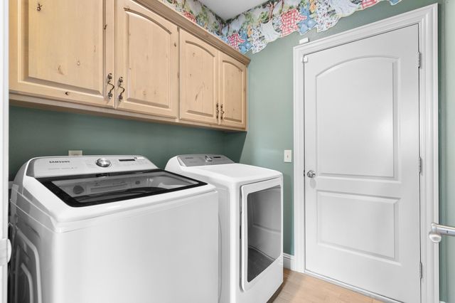 5072 E Hedgerow Drive, Springfield, MO 65802