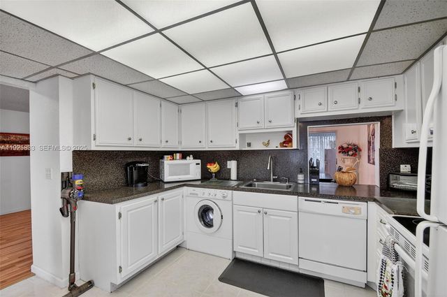 820 Salem Lane B, Lake Worth, FL 33467