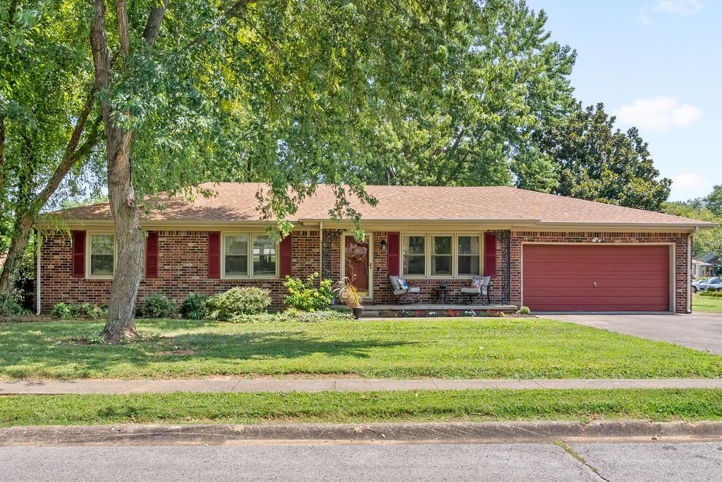 412 Tremont Dr, Hopkinsville, KY 42240