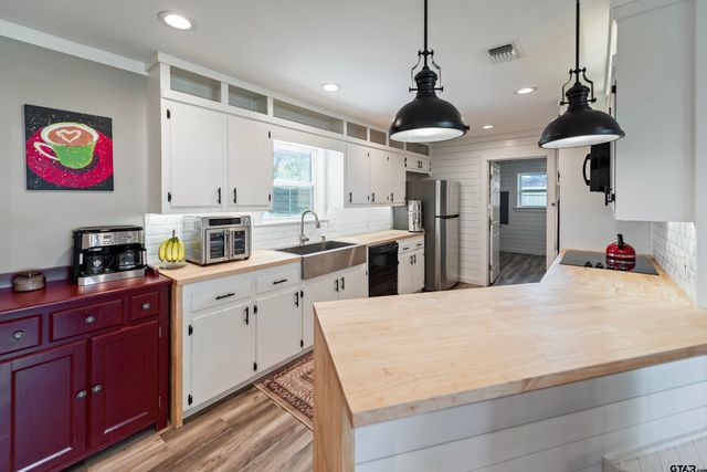 211 Red Bird Lane, Mt Vernon, TX 75457