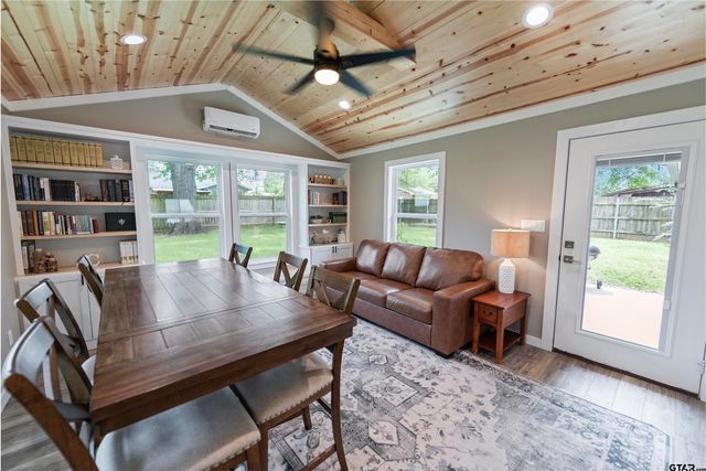 211 Red Bird Lane, Mt Vernon, TX 75457