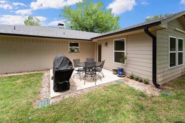 211 Red Bird Lane, Mt Vernon, TX 75457