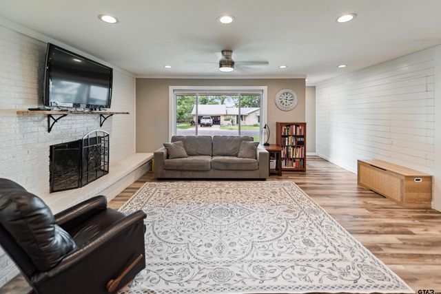 211 Red Bird Lane, Mt Vernon, TX 75457