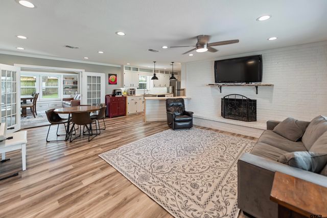 211 Red Bird Lane, Mt Vernon, TX 75457