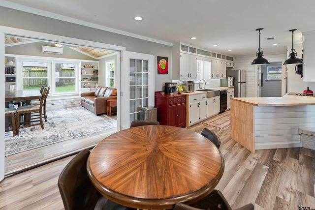 211 Red Bird Lane, Mt Vernon, TX 75457