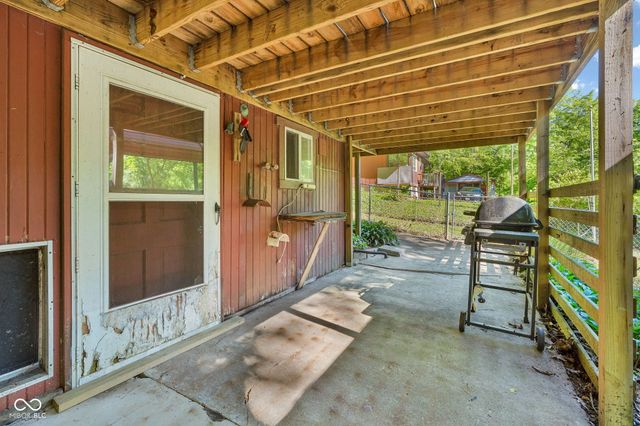 11107 Dogwood Lane, Cloverdale, IN 46120