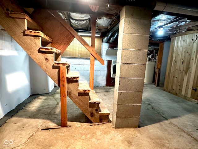 11107 Dogwood Lane, Cloverdale, IN 46120