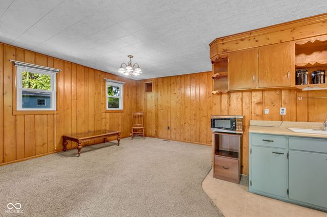 11107 Dogwood Lane, Cloverdale, IN 46120