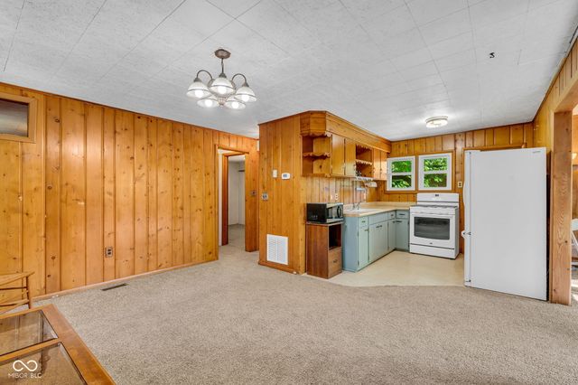 11107 Dogwood Lane, Cloverdale, IN 46120
