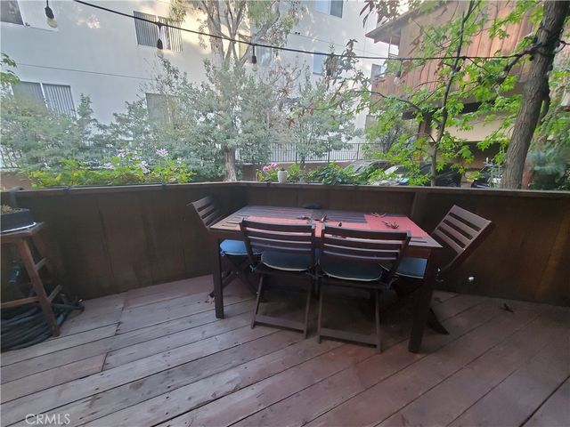 11616 Chenault Street 4, Los Angeles, CA 90049