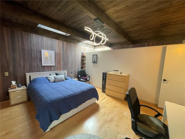 11616 Chenault Street 4, Los Angeles, CA 90049
