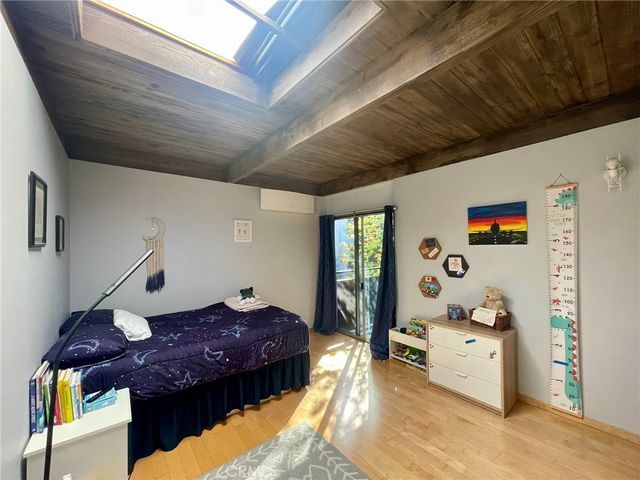 11616 Chenault Street 4, Los Angeles, CA 90049