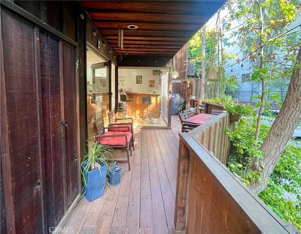 11616 Chenault Street 4, Los Angeles, CA 90049