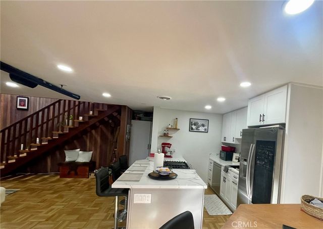 11616 Chenault Street 4, Los Angeles, CA 90049