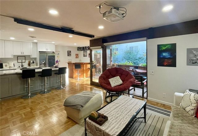 11616 Chenault Street 4, Los Angeles, CA 90049