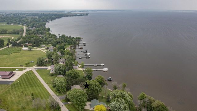 9205 WILLOW LANE, Fremont, WI 54940