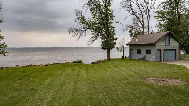 9205 WILLOW LANE, Fremont, WI 54940