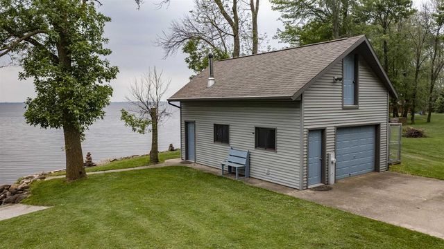 9205 WILLOW LANE, Fremont, WI 54940