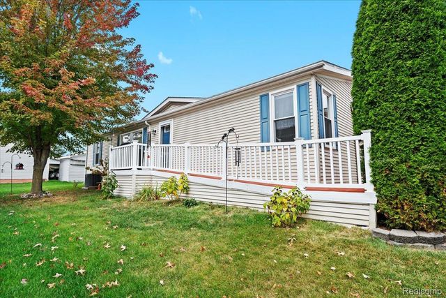 11092 Indianwood Court, Green Oak Township, MI 48178