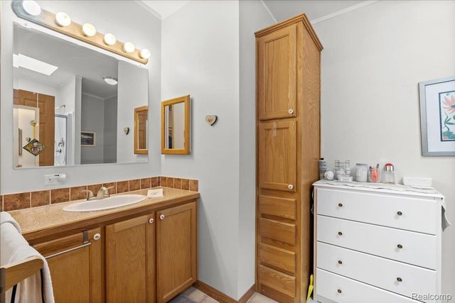 11092 Indianwood Court, Green Oak Township, MI 48178