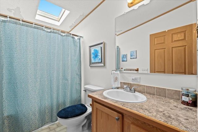 11092 Indianwood Court, Green Oak Township, MI 48178