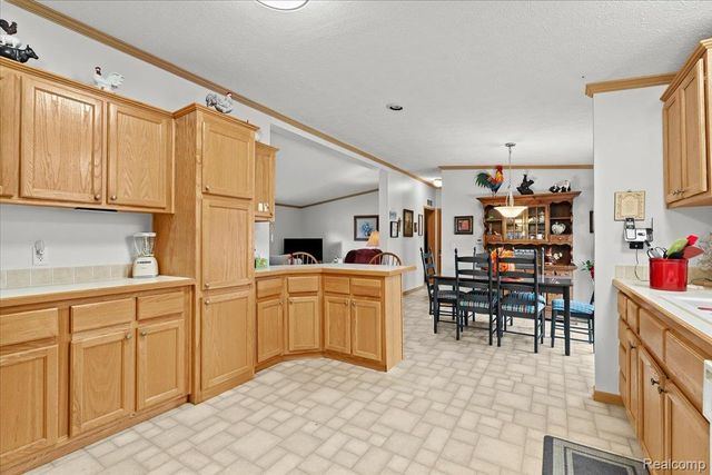 11092 Indianwood Court, Green Oak Township, MI 48178