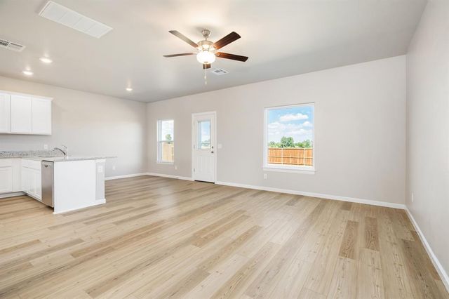 5445 Bayler Drive, Tuttle, OK 73089