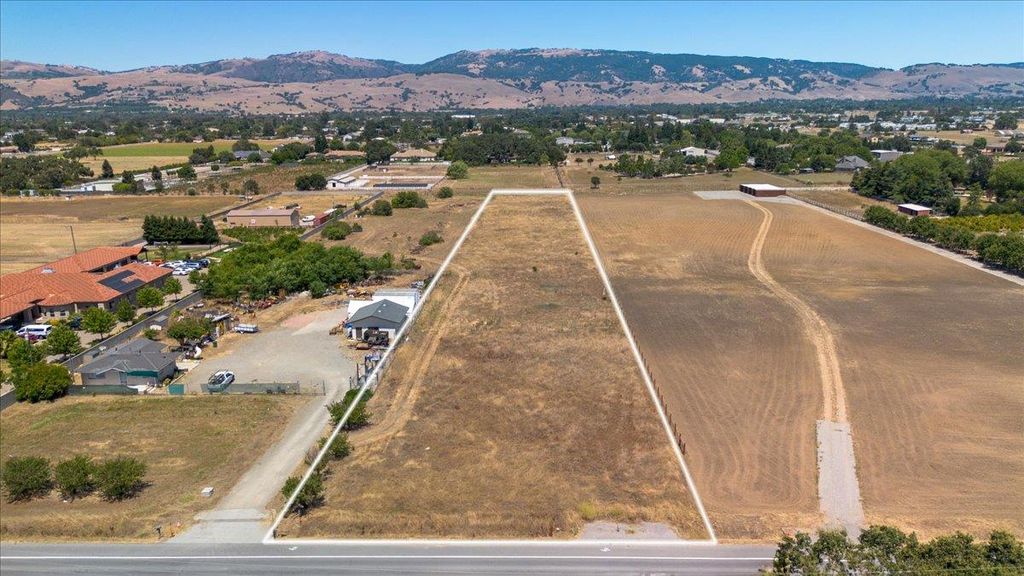 12950 Santa Teresa Boulevard, San Martin, CA 95046