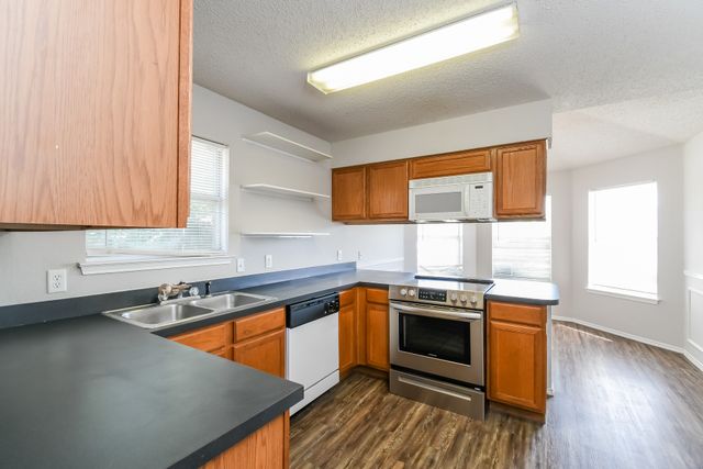 10240 Dawson Trail, Fort Worth, TX 76108