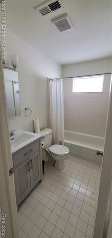 545 E Dallas Avenue, Madison Heights, MI 48071