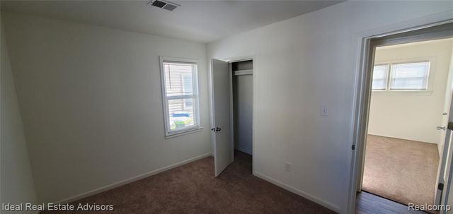 545 E Dallas Avenue, Madison Heights, MI 48071