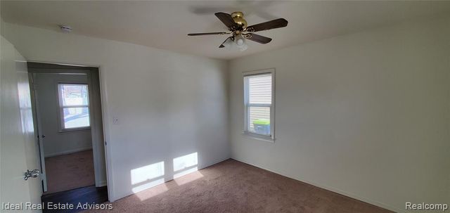 545 E Dallas Avenue, Madison Heights, MI 48071